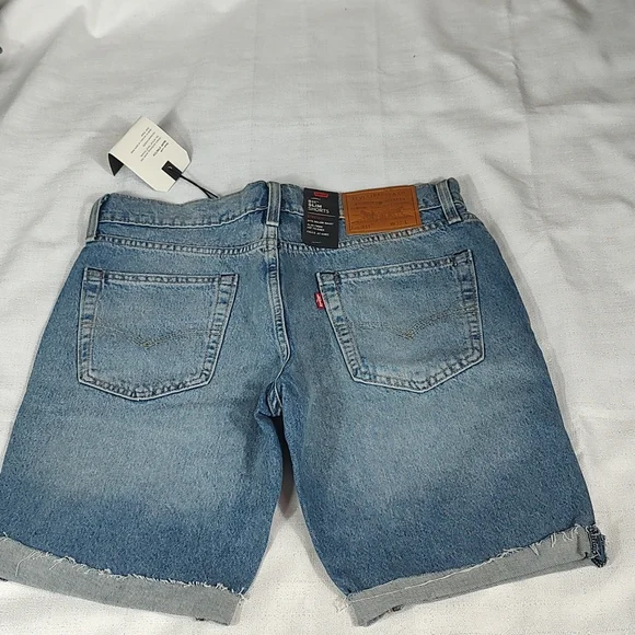 Levi Premium Jean Denim Bermuda Shorts Button and Zipper Closer Size 32 NWT - Picture 2 of 10